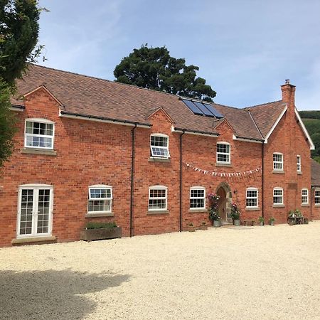 The Old Coach House Bed & Breakfast Llangollen Exterior photo